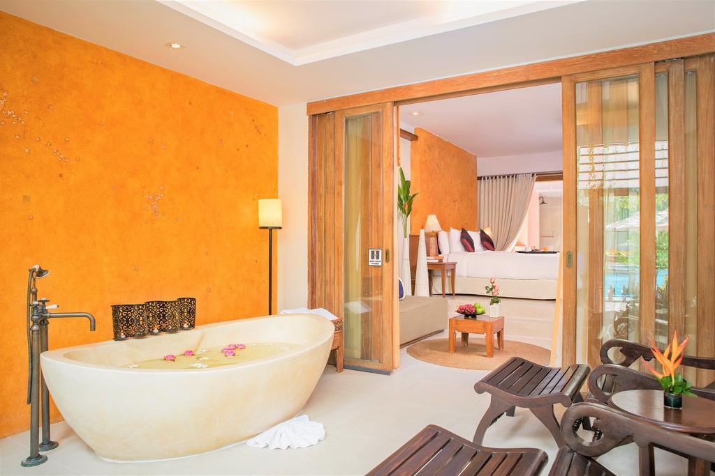 Honeymoon Suite